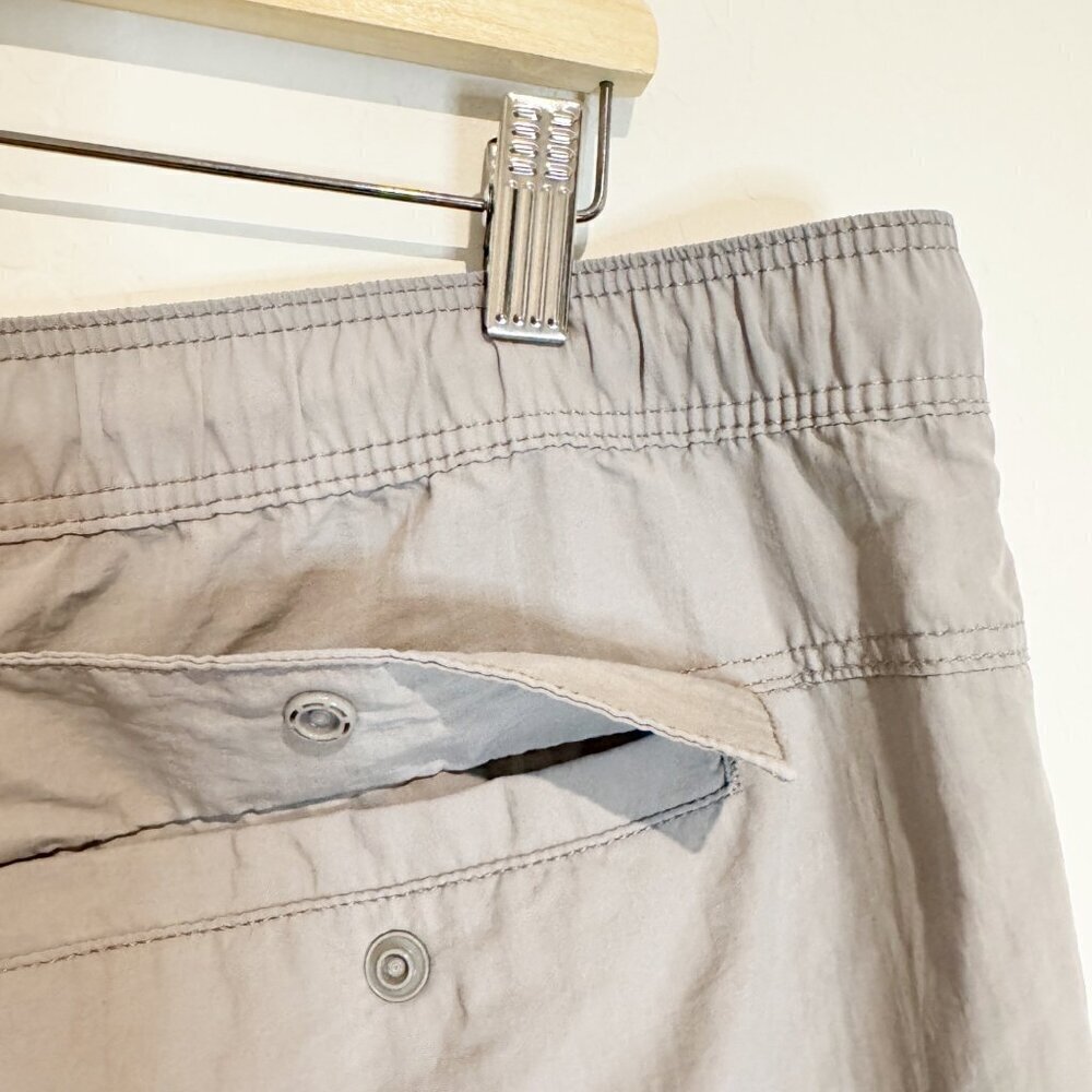 H&M Mens Gray‎ Shorts Size XL - Picture 7 of 8